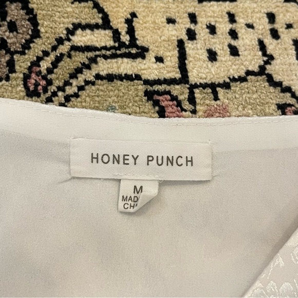 Honey Punch White Flower Design V-Neck Spaghetti Strap Mini Dress Size M - Picture 8 of 9